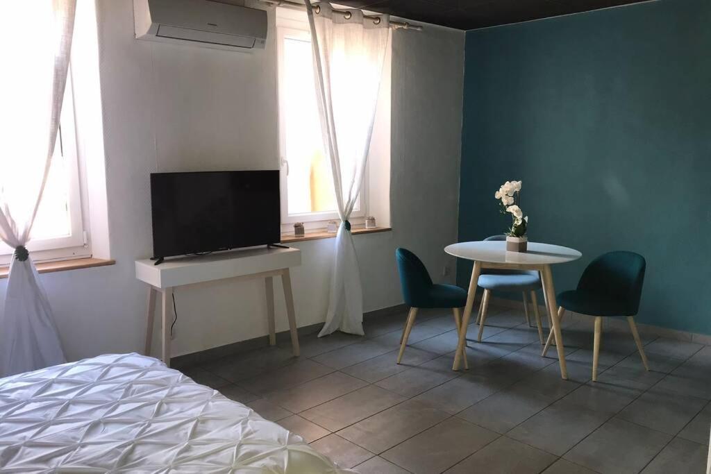 Studio Cocooning A 50 M Du Port, Classe 1 Etoile 카시스 외부 사진