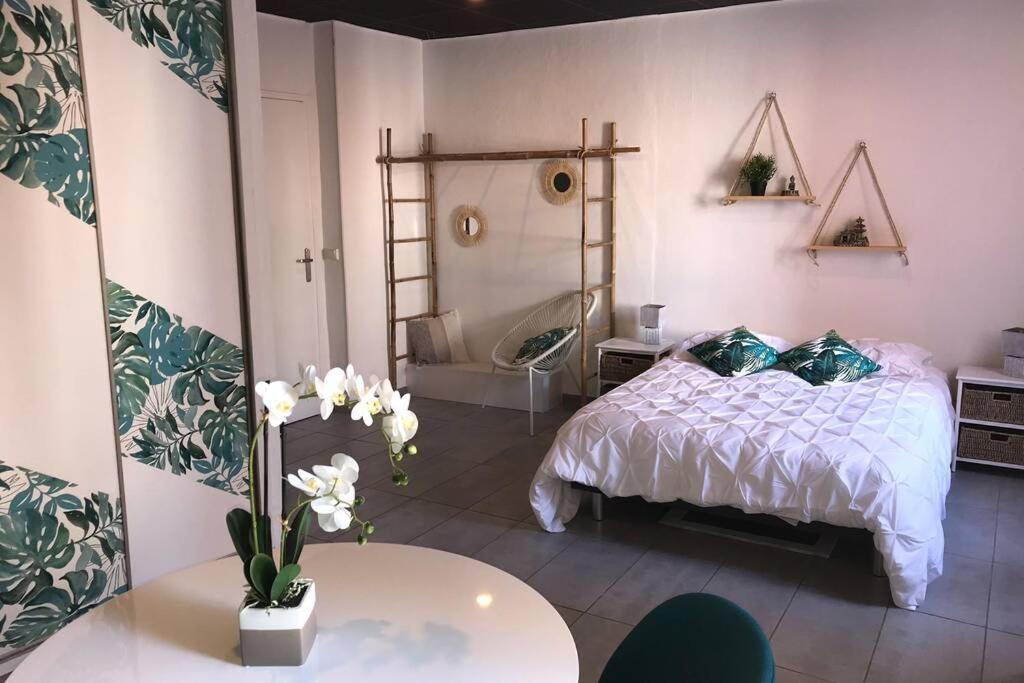 Studio Cocooning A 50 M Du Port, Classe 1 Etoile 카시스 외부 사진